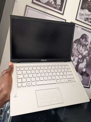 Asus i3 10th gen SSD 512gb / 8gb ram image 6