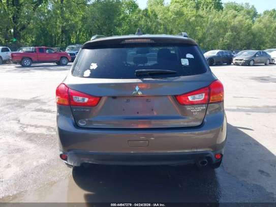 MITSUBISHI OUTLANDER SEL image 13