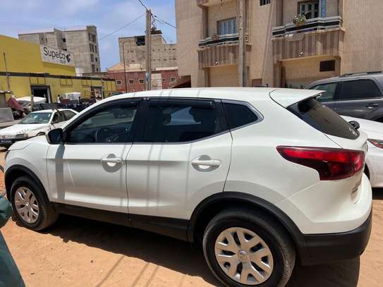 SUV compact blanc image 6