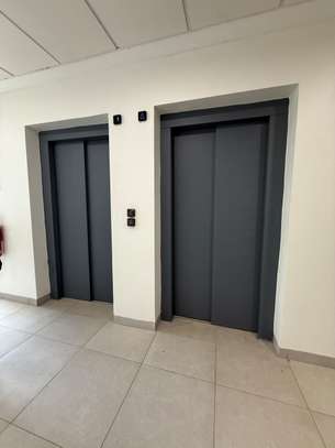 À LOUER – PLATEAUX DE BUREAUX DANS UN IMMEUBLE NEUF image 8