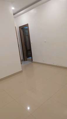 À louer appartement duplex cite asecna image 3