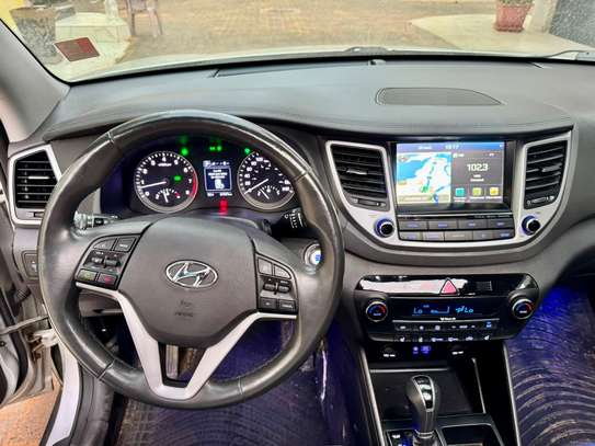 HYUNDAI TUCSON 2018 image 12