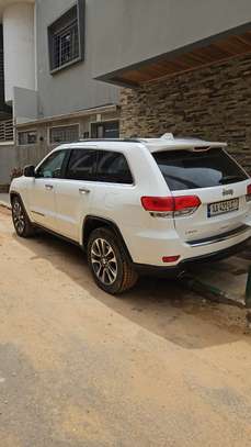 Jeep Grand Cherokee SUV blanc polyvalent image 6