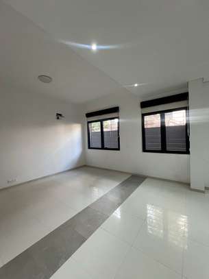 2 Chambres salon à louer au point E image 6