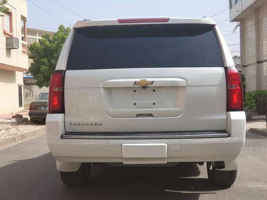 Chevrolet  suburban LTZ 2015 image 12