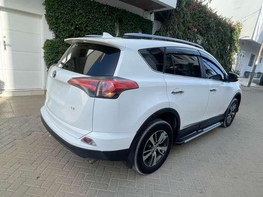TOYOTA RAV 4 2018 image 5