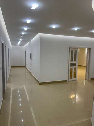 Grands appartements F4 aux Almadies route du King Fahd image 1
