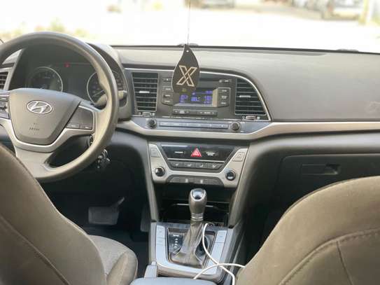 Hyundai elantra 2017 image 5