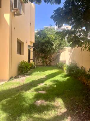 Villa à louer à Fann Residence image 3