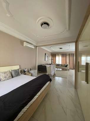 Villa pied dans l'eau de 400m² à vendre à Ngaparou image 2