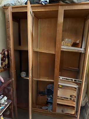 VENDS ARMOIRE image 1