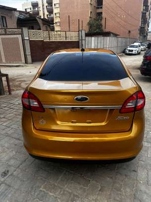 Ford fiesta sel 2013 image 7