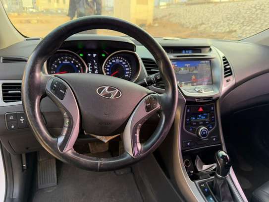 HYUNDAI ELANTRA image 10