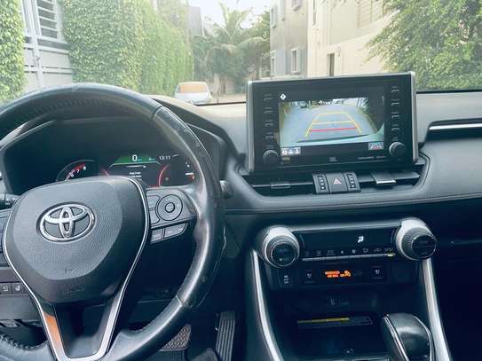 Toyota Rav4 limited 2019 image 6