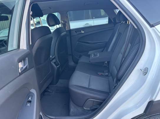 HYUNDAI TUCSON  4x4 image 14