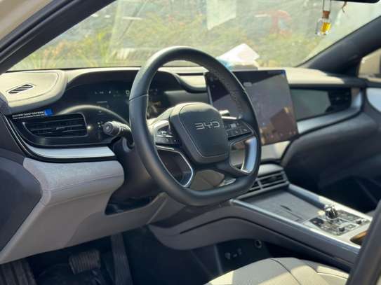 BYD Seal 07 DM-i 2025 image 10