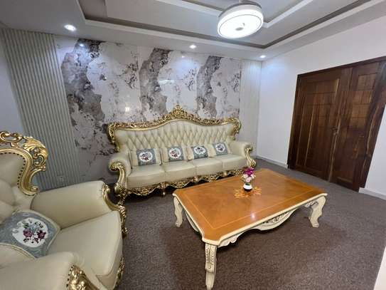 Suite Royale F4 au Point E image 1