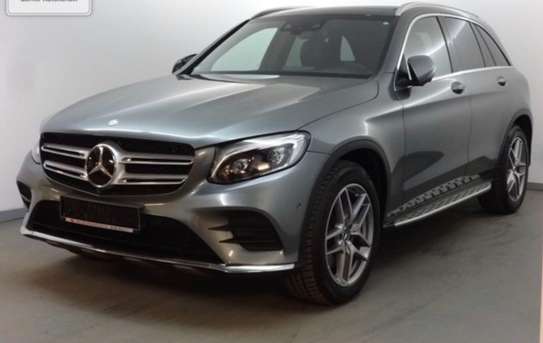 Mercedes-Benz GLC 250 d AMG Line image 4