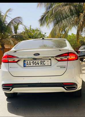 Ford Fusion image 3