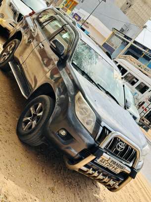 Toyota Land Cruiser 2010 image 6