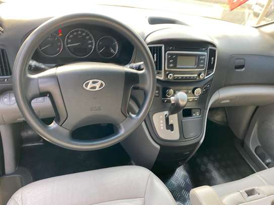 Hyundai Starex 12 places image 8