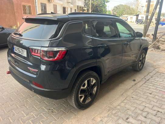 Jeep Cherokee image 6