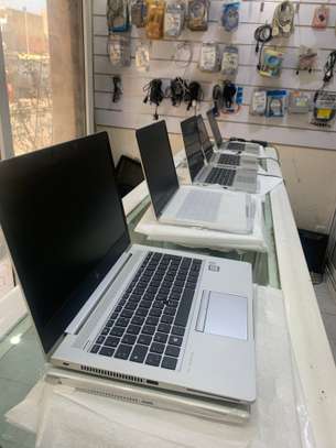 HP Elitebook 830 G6 Cor i5 image 1