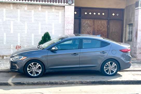 Hyundai elantra 2018 image 2