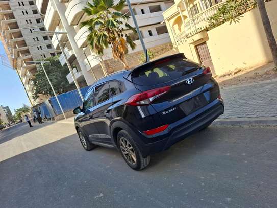 Hyundai tucson image 3