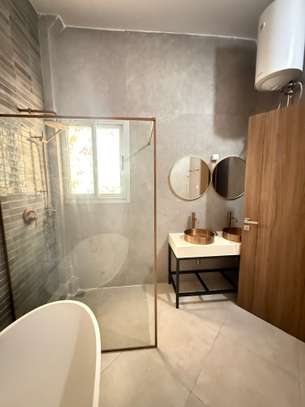 Villa 5 chambres à louer au Point E image 9