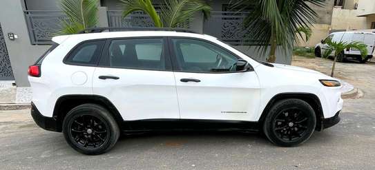 Jeep Cherokee image 2