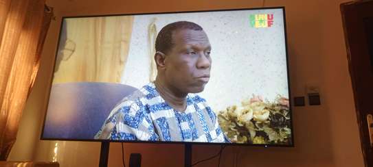 Moniteur pro NEC 86 pouces 4k image 1