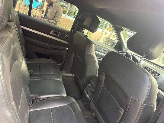 Ford Explorer XLT 2017 image 10