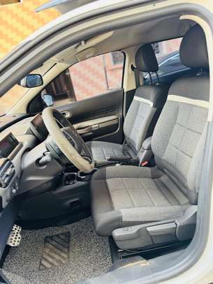 CITROËN C4 2019 image 4