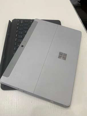 Microsoft surface go 2in1 image 3