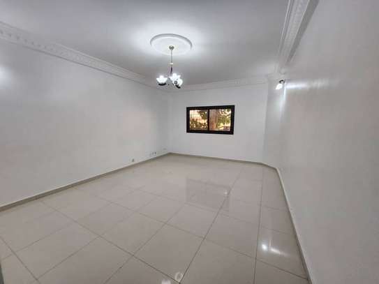 Appartement spacieux à Sacré Coeur 3 image 1