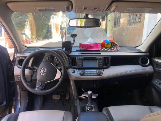 Location Toyota RAV4 Limited image 3