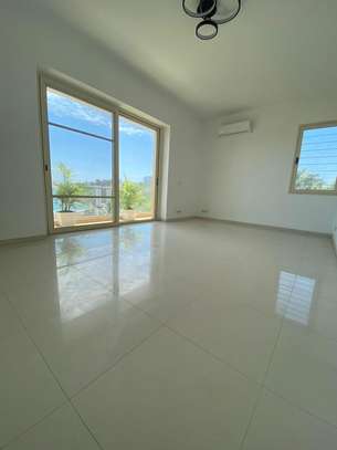 À vendre corniche Ouakan F4 vue mer 3 chambres image 5