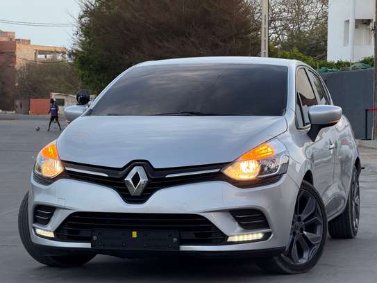Renault clio image 12