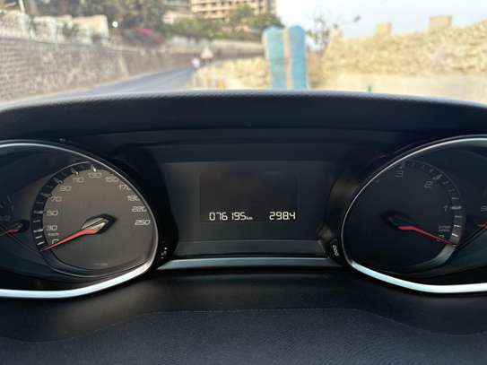 Peugeot 308 modèle 2016 image 9