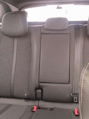 Peugeot 3008 image 2