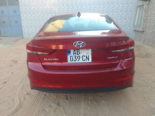 Hyundai Elantra limited image 3