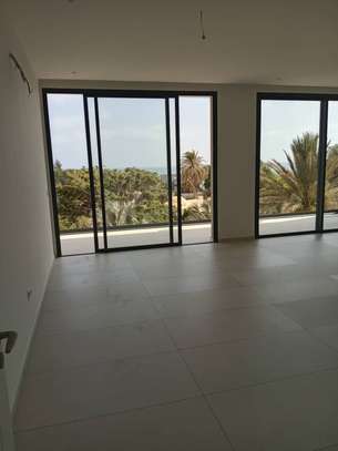 Appartement vue sur la Rte du King Fahd image 9