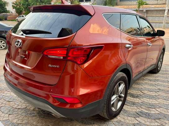 Hyundai Santa Fe 2017 SUV  faible kilométrage image 7