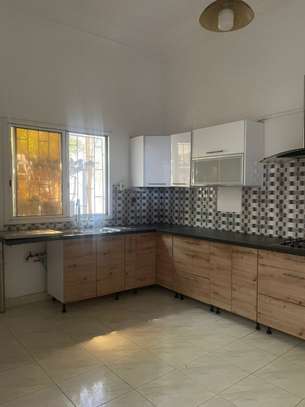 VILLA R+1 A LOUER A YOFF VIRAGE image 8