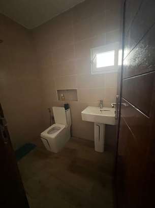 Villa R+2 à louer à Grand Mbao Cité baobab 2 image 5