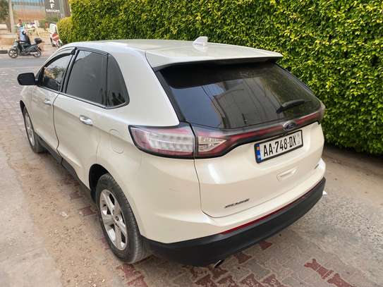 FORD EDGE EN TRÈS BON ÉTAT image 3
