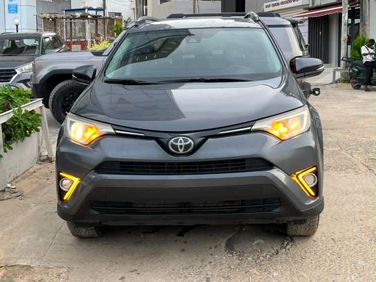 Toyota Rav4 2018 image 2