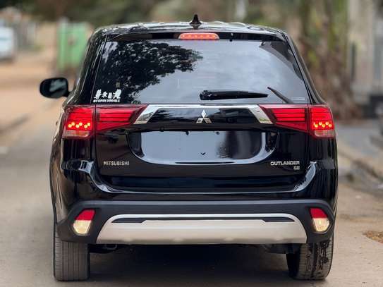 Mitsubishi Outlander 2019 venant 7 places 4 cylindres image 5