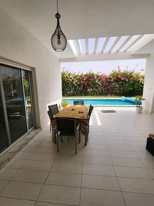 Belle villa basse à louer image 3